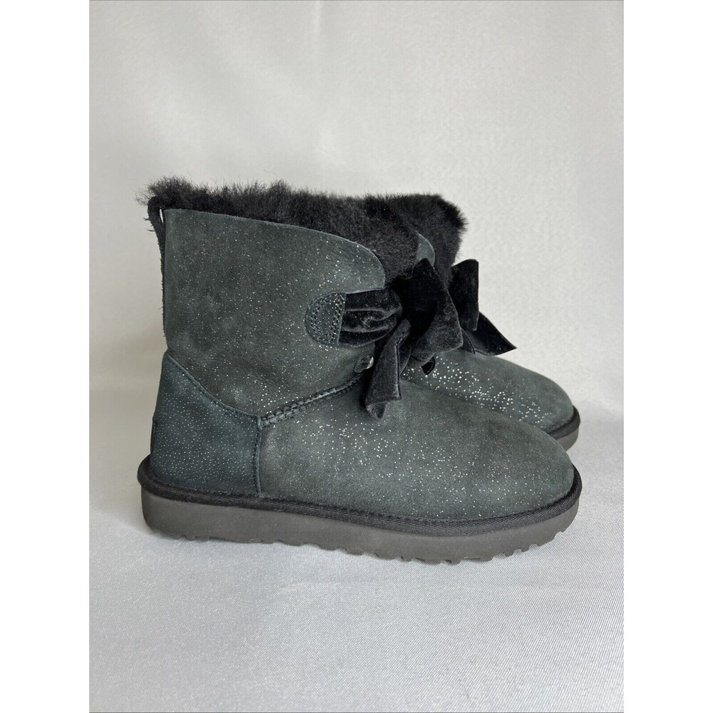 Women's Ugg Boots Sz 7 Black Gita Twinkle Bow Mini Bootie Satin Bow Glitter-like - Picture 4 of 16